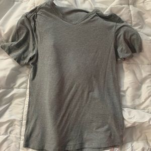 Lululemon Men’s V-neck tee